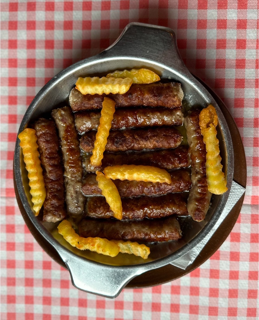 Ćevapi na kajmaku